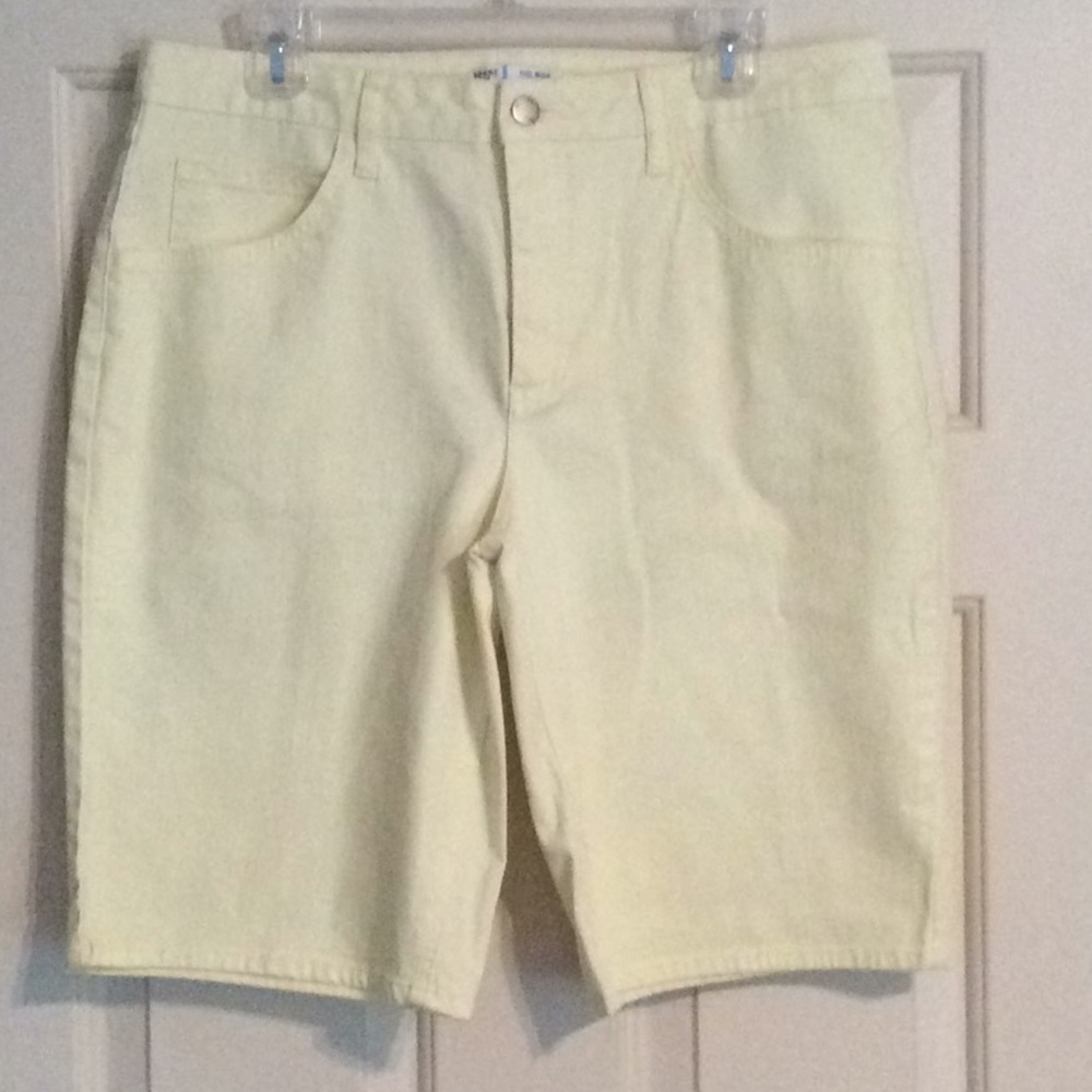 🌟 BUNDLE 3 For $12 - Lee Riders - Soft Yellow